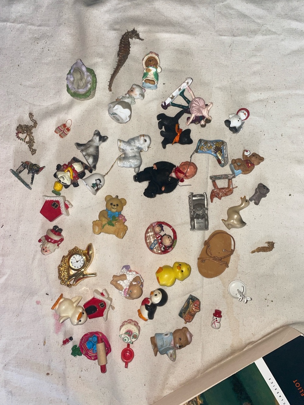 Vintage Mixed Miniature Figurine Lot - Assorted Colors